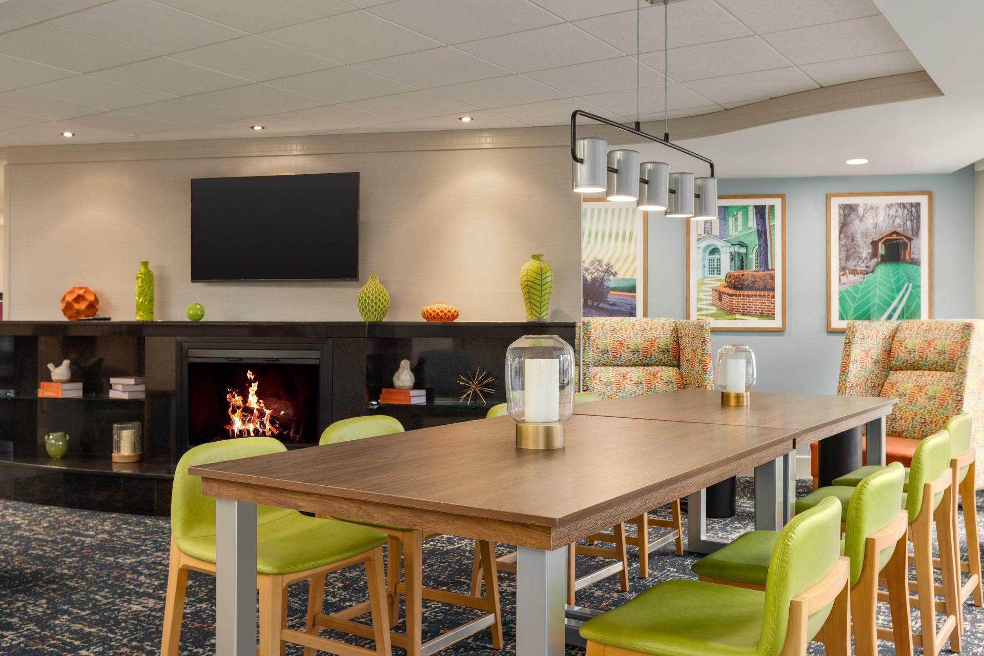 Hampton Inn Lancaster Lobby